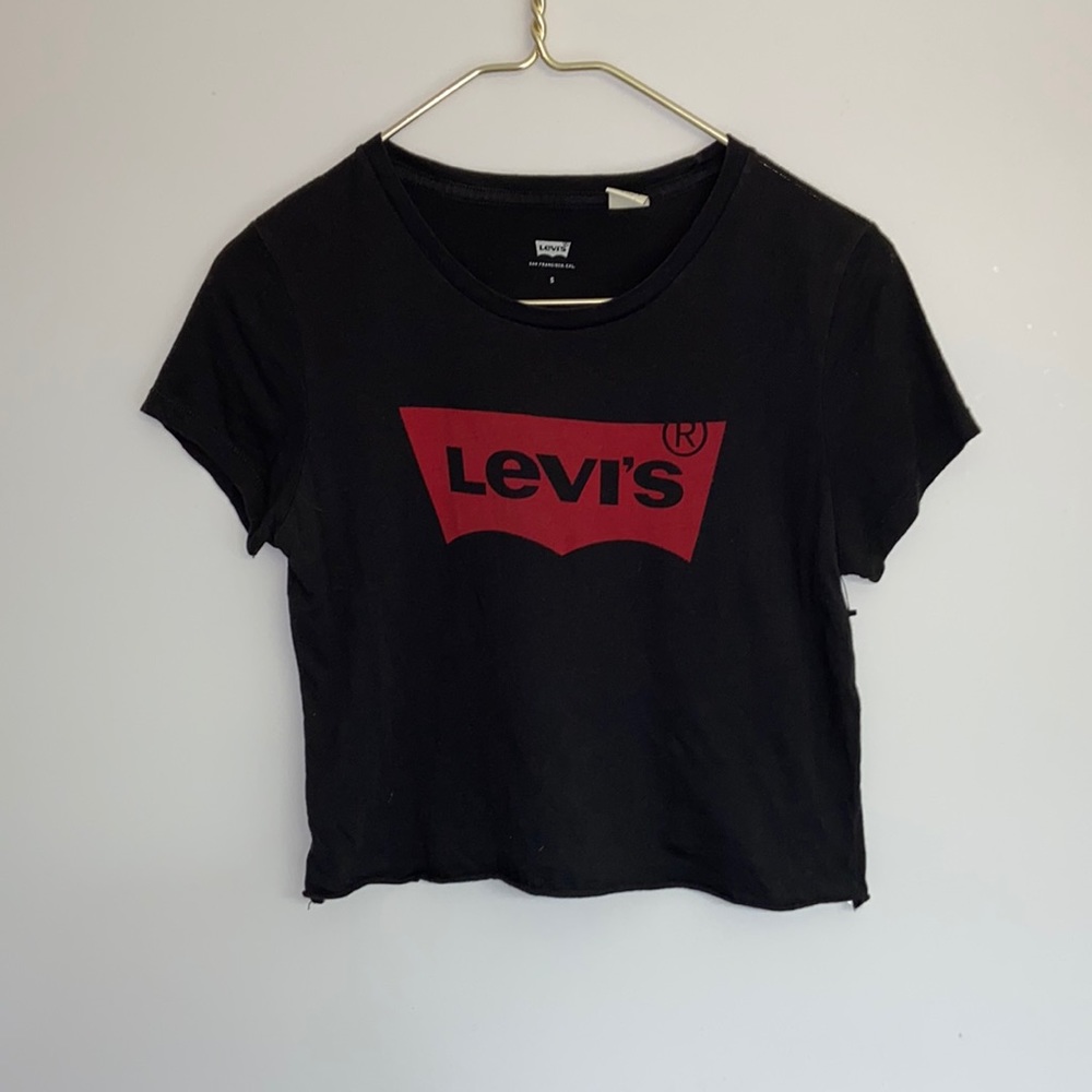 Levi crop top tee